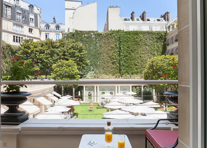 Le Bristol Paris, Oetker 5* Parijs