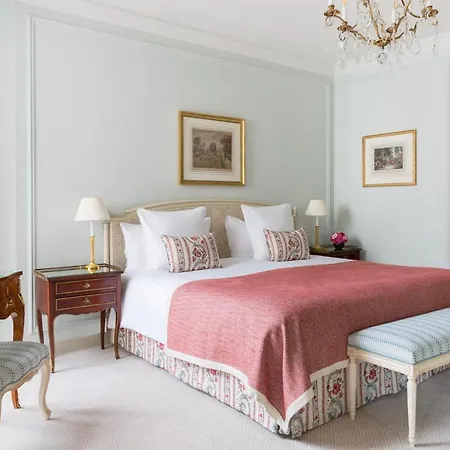 Le Bristol Paris, Oetker 5*