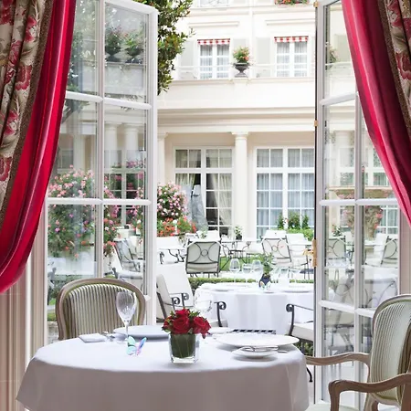 Le Bristol Paris, Oetker París