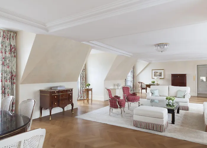 Le Bristol Paris, Oetker 5*