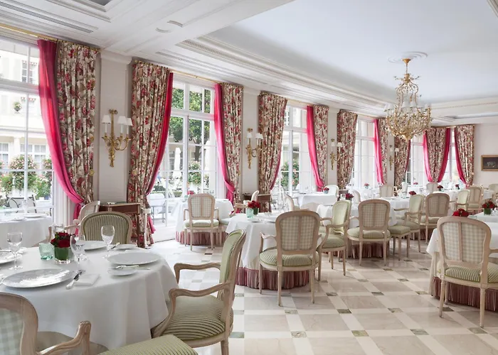 Le Bristol Paris, Oetker 5*