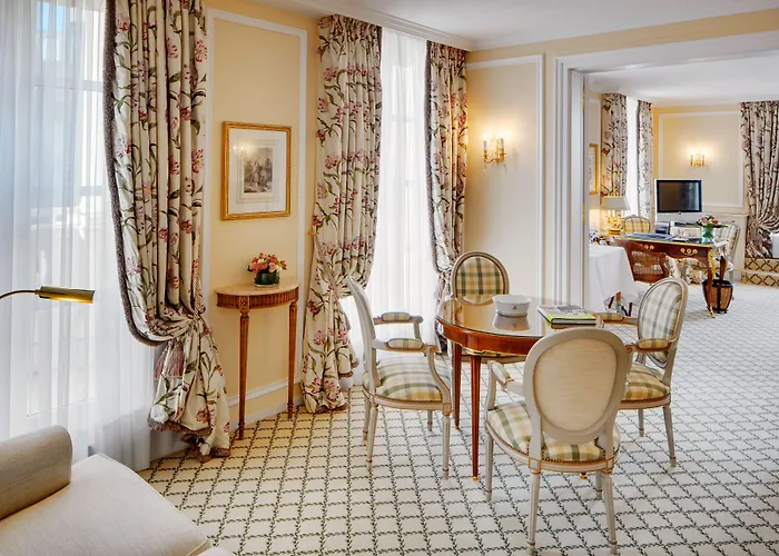 Le Bristol Paris, Oetker 5* باريس