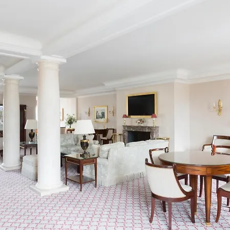 מלון Le Bristol Paris, Oetker 5*