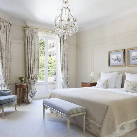 מלון Le Bristol Paris, Oetker 5*