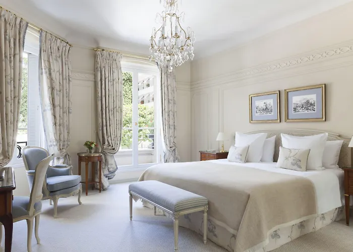 فندق Le Bristol Paris, Oetker 5*